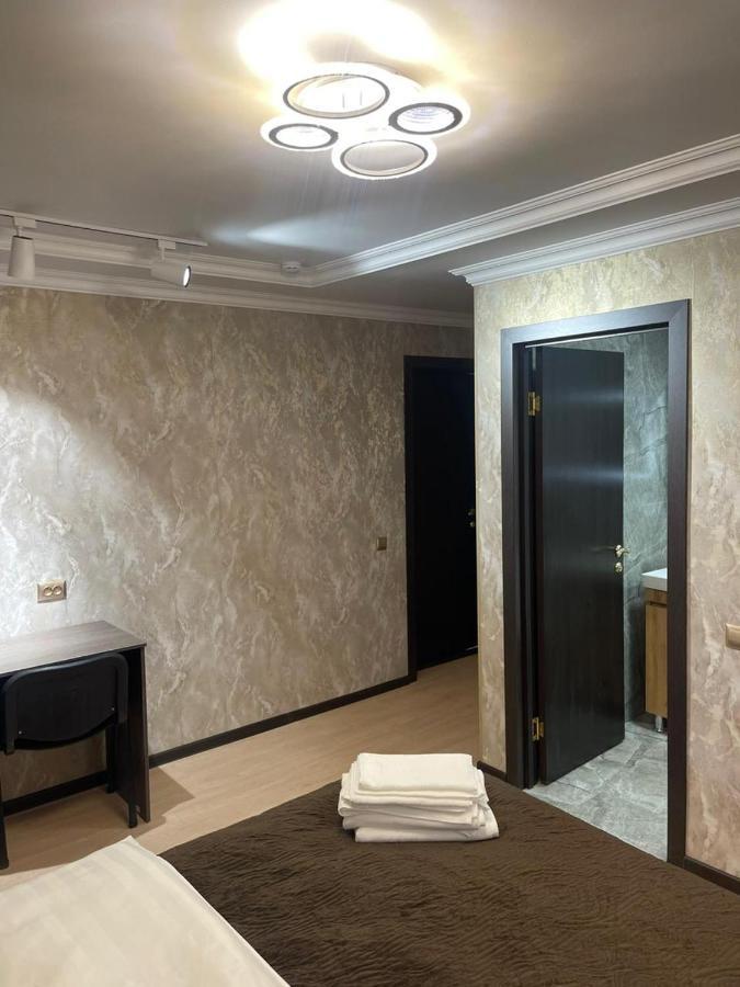 Hotel Lion อัลมาตี ภายนอก รูปภาพ