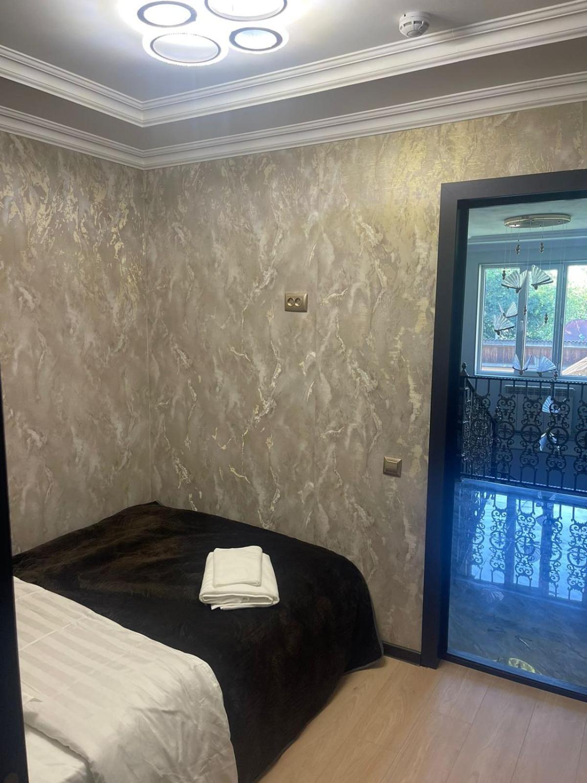 Hotel Lion อัลมาตี ภายนอก รูปภาพ